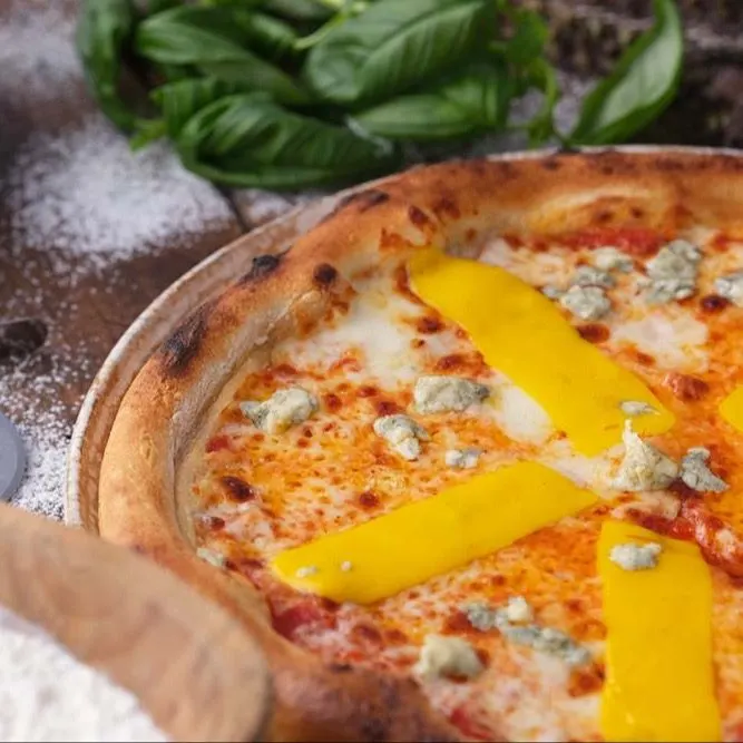 Dört Peynirli Pizza